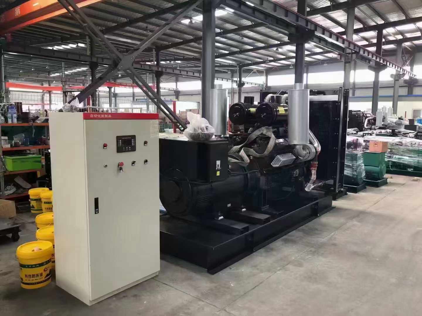 红塔柴油发电机运行时的噪音和振动水平如何？