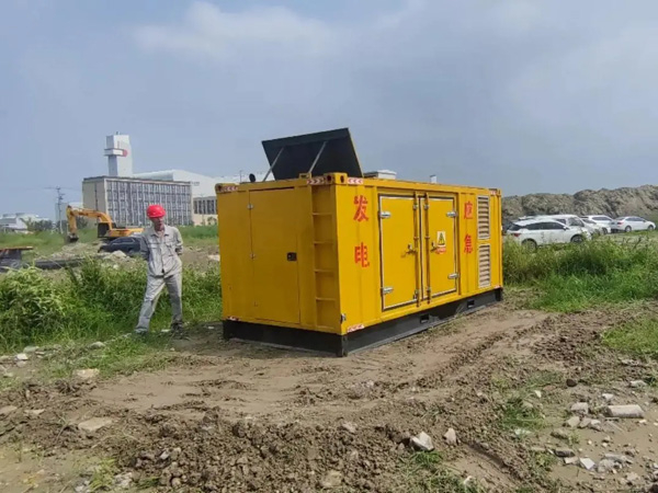 红塔200KW柴油发电机机组每小时的油耗量受哪些因素影响？
