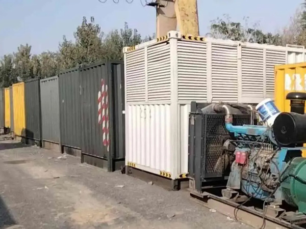 红塔200KW柴油发电机机组每小时油耗是多少？
