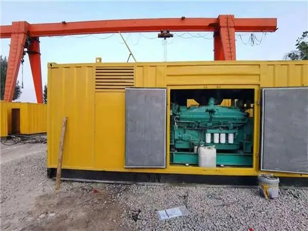 红塔冬季低温环境下，500KW发电机组应该选择什么类型的启动电瓶？